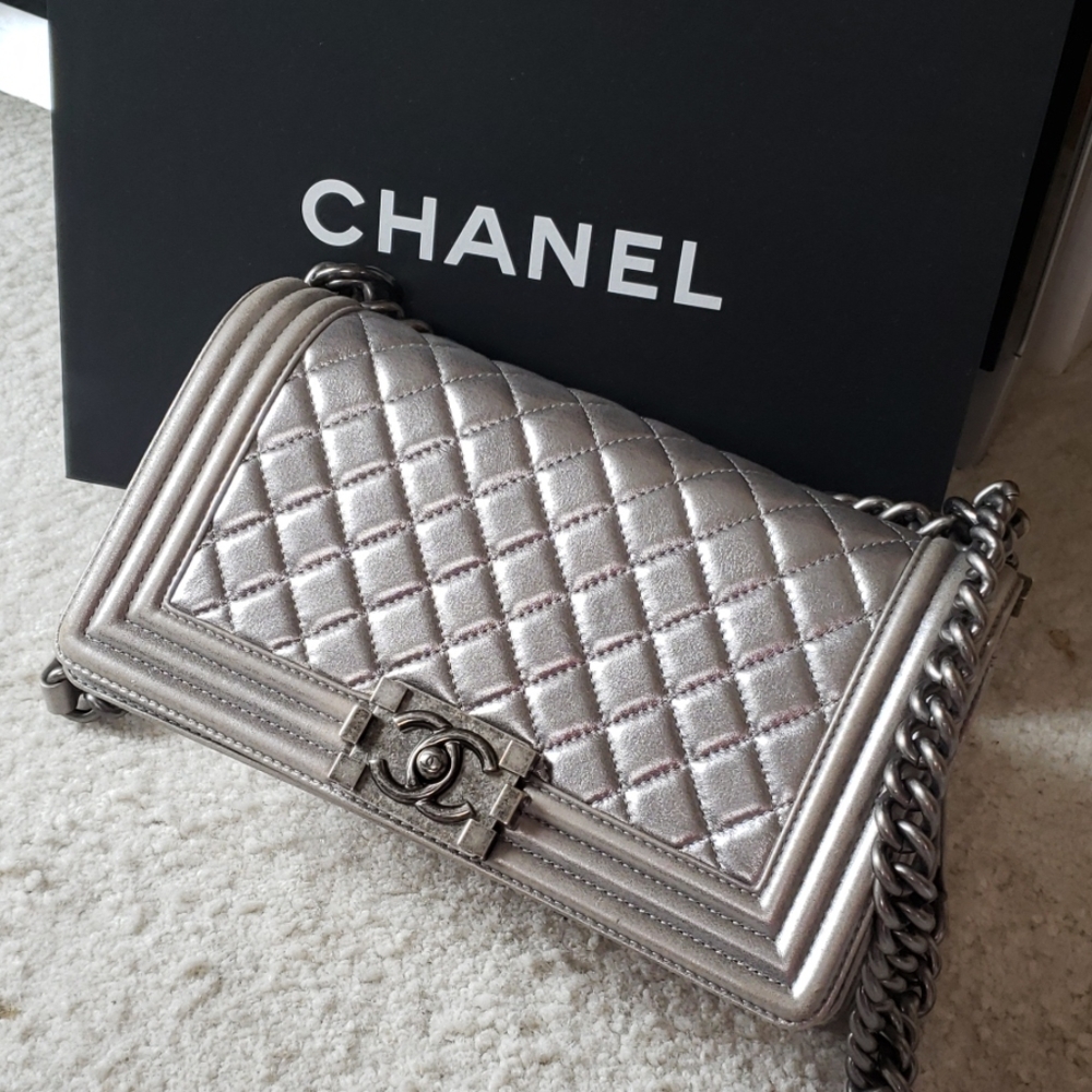CHANEL boy medium silver